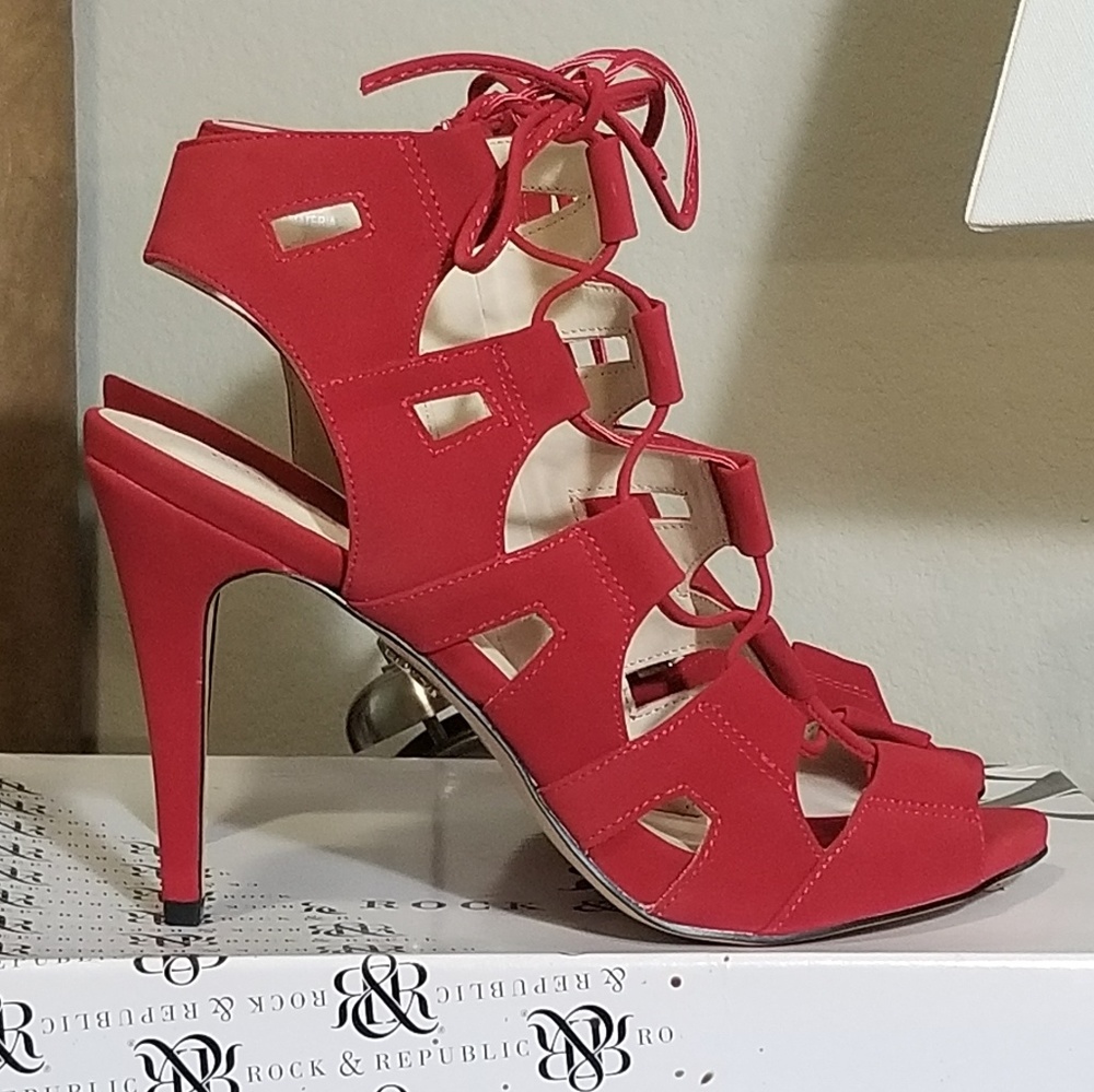 ROCK & REPUBLIC | Caged Heels | NWB | 1687